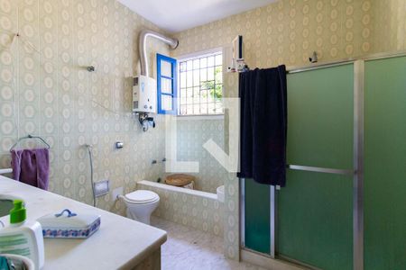 Casa à venda com 750m², 4 quartos e 5 vagas Casa à venda com 750m², 4 quartos e 5 vagasBanheiro social