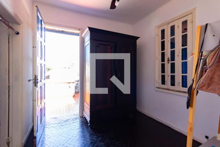 Casa à venda com 750m², 4 quartos e 5 vagas Casa à venda com 750m², 4 quartos e 5 vagasQuarto 2