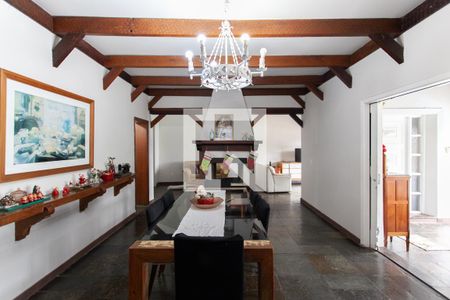 Casa à venda com 500m², 5 quartos e 3 vagas Casa à venda com 500m², 5 quartos e 3 vagasSala de Jantar