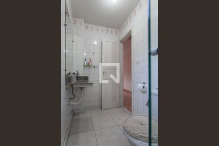 Casa à venda com 500m², 5 quartos e 3 vagas Casa à venda com 500m², 5 quartos e 3 vagasCasa 2 - Banheiro da Suíte