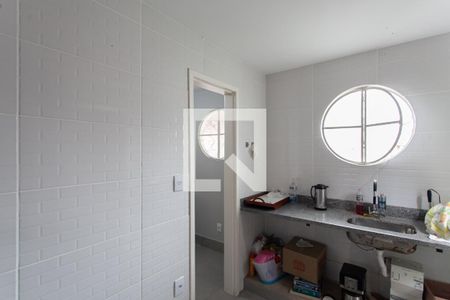 Casa à venda com 500m², 5 quartos e 3 vagas Casa à venda com 500m², 5 quartos e 3 vagasCasa 2 - Cozinha