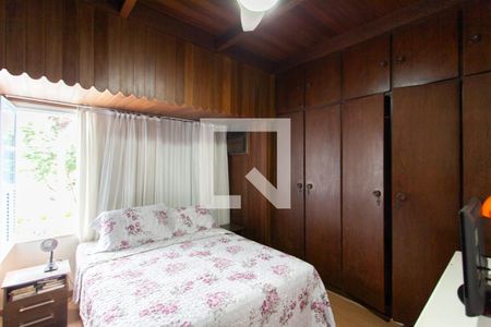 Casa à venda com 500m², 5 quartos e 3 vagas Casa à venda com 500m², 5 quartos e 3 vagasSuíte 1