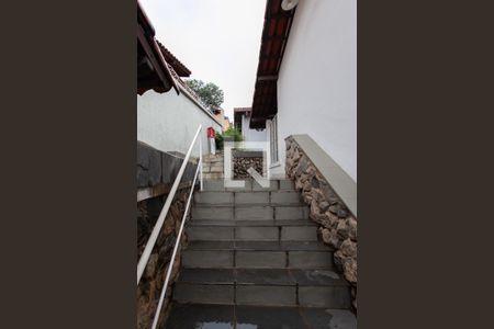 Casa à venda com 500m², 5 quartos e 3 vagas Casa à venda com 500m², 5 quartos e 3 vagasEntrada casa 2 e 3