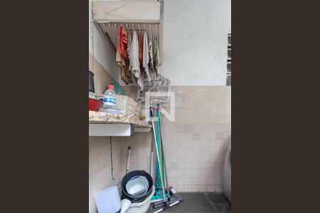 Casa à venda com 500m², 5 quartos e 3 vagas Casa à venda com 500m², 5 quartos e 3 vagasÁrea de Serviço