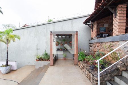 Casa à venda com 500m², 5 quartos e 3 vagas Casa à venda com 500m², 5 quartos e 3 vagasJardim