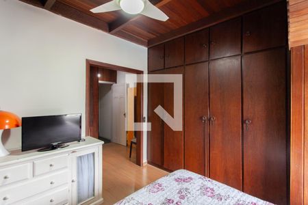 Casa à venda com 500m², 5 quartos e 3 vagas Casa à venda com 500m², 5 quartos e 3 vagasSuíte 1