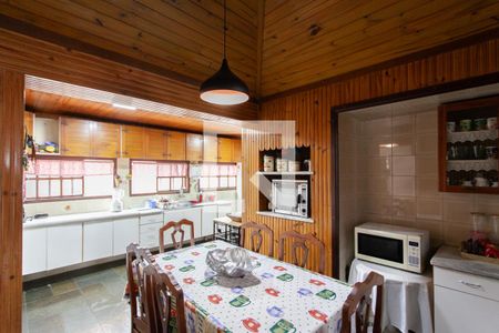 Casa à venda com 500m², 5 quartos e 3 vagas Casa à venda com 500m², 5 quartos e 3 vagasCozinha e Copa