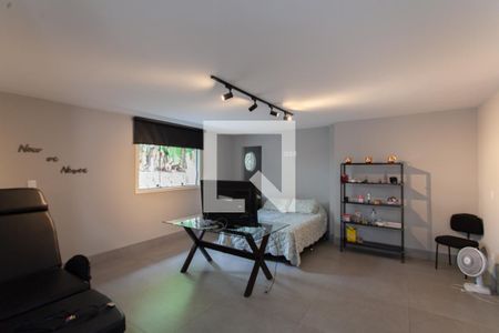 Casa à venda com 500m², 5 quartos e 3 vagas Casa à venda com 500m², 5 quartos e 3 vagasCasa 2 - Sala