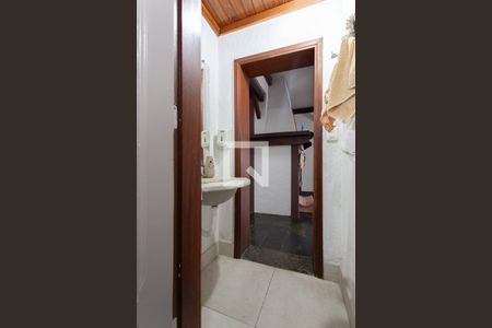 Casa à venda com 500m², 5 quartos e 3 vagas Casa à venda com 500m², 5 quartos e 3 vagasLavabo