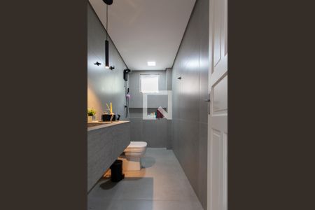 Casa à venda com 500m², 5 quartos e 3 vagas Casa à venda com 500m², 5 quartos e 3 vagasCasa 2 - Banheiro Social