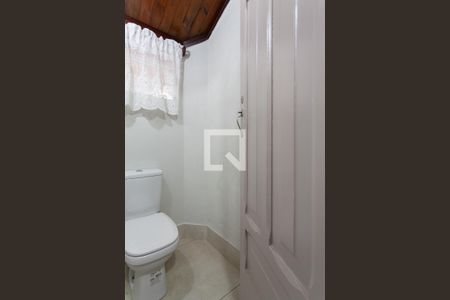 Casa à venda com 500m², 5 quartos e 3 vagas Casa à venda com 500m², 5 quartos e 3 vagasLavabo