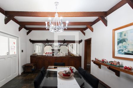 Casa à venda com 500m², 5 quartos e 3 vagas Casa à venda com 500m², 5 quartos e 3 vagasSala de Jantar