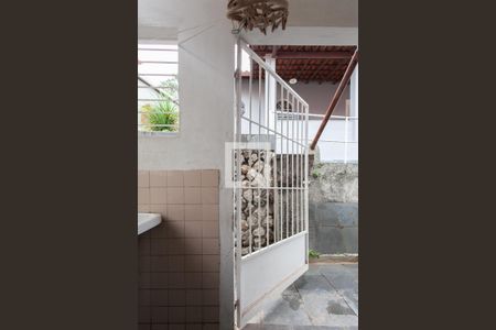 Casa à venda com 500m², 5 quartos e 3 vagas Casa à venda com 500m², 5 quartos e 3 vagasÁrea de Serviço