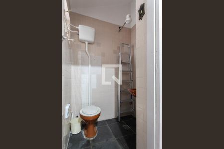 Casa à venda com 500m², 5 quartos e 3 vagas Casa à venda com 500m², 5 quartos e 3 vagasBanheiro de serviço