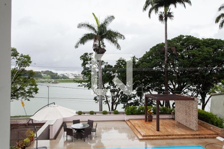 Casa à venda com 500m², 5 quartos e 3 vagas Casa à venda com 500m², 5 quartos e 3 vagasVista da Suíte 1