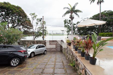 Casa à venda com 500m², 5 quartos e 3 vagas Casa à venda com 500m², 5 quartos e 3 vagasGaragem
