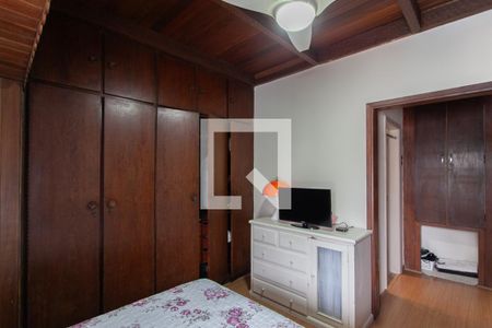 Casa à venda com 500m², 5 quartos e 3 vagas Casa à venda com 500m², 5 quartos e 3 vagasSuíte 1