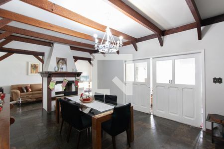 Casa à venda com 500m², 5 quartos e 3 vagas Casa à venda com 500m², 5 quartos e 3 vagasSala de Jantar