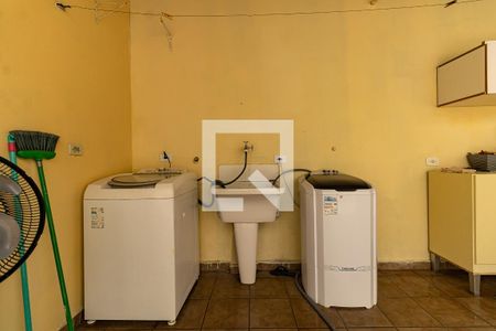 Casa à venda com 170m², 3 quartos e 2 vagas Casa à venda com 170m², 3 quartos e 2 vagasLavanderia