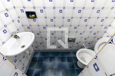 Casa à venda com 170m², 3 quartos e 2 vagas Casa à venda com 170m², 3 quartos e 2 vagasBanheiro do Salão