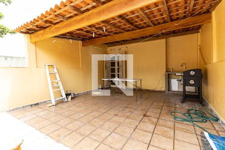 Casa à venda com 170m², 3 quartos e 2 vagas Casa à venda com 170m², 3 quartos e 2 vagasVaranda da Suíte