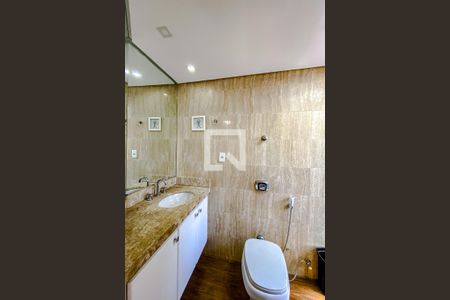 Apartamento à venda com 147m², 3 quartos e 1 vagaBanheiro da Suíte 2