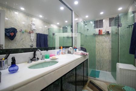 Apartamento à venda com 340m², 4 quartos e 2 vagas Apartamento à venda com 340m², 4 quartos e 2 vagasBanheiro da Suíte 2