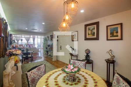 Apartamento à venda com 340m², 4 quartos e 2 vagas Apartamento à venda com 340m², 4 quartos e 2 vagasSala de Estar