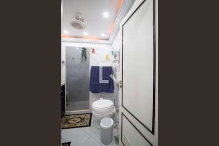 Apartamento à venda com 340m², 4 quartos e 2 vagas Apartamento à venda com 340m², 4 quartos e 2 vagasBanheiro da Suíte 1