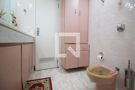 Apartamento à venda com 340m², 4 quartos e 2 vagas Apartamento à venda com 340m², 4 quartos e 2 vagasBanheiro social
