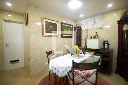 Apartamento à venda com 340m², 4 quartos e 2 vagas Apartamento à venda com 340m², 4 quartos e 2 vagasCopa da Cozinha