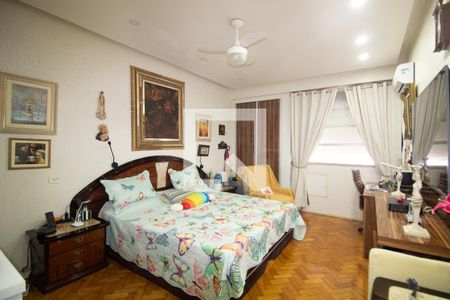 Apartamento à venda com 340m², 4 quartos e 2 vagas Apartamento à venda com 340m², 4 quartos e 2 vagasSuíte 1