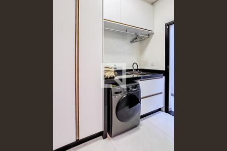 Casa à venda com 229m², 4 quartos e 4 vagas Casa à venda com 229m², 4 quartos e 4 vagasÁrea de Serviço