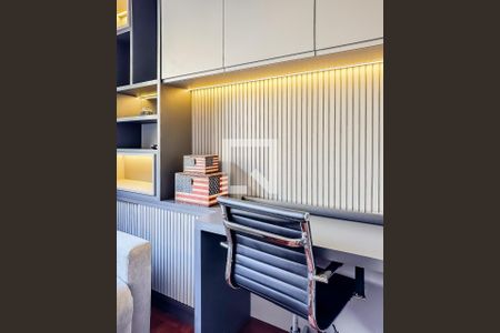 Casa à venda com 229m², 4 quartos e 4 vagas Casa à venda com 229m², 4 quartos e 4 vagasQuarto 4