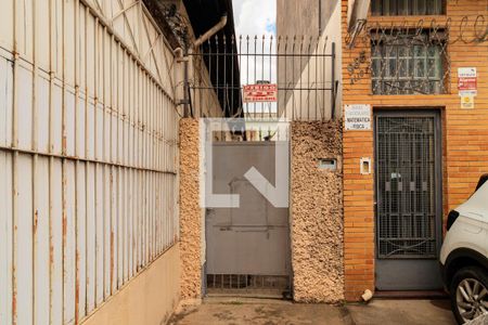 Casa à venda com 100m², 3 quartos e 1 vaga Casa à venda com 100m², 3 quartos e 1 vagaFachada