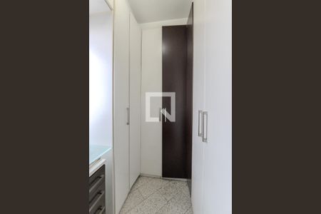 Apartamento para alugar com 160m², 4 quartos e 4 vagas Apartamento para alugar com 160m², 4 quartos e 4 vagasCloset da suíte 3