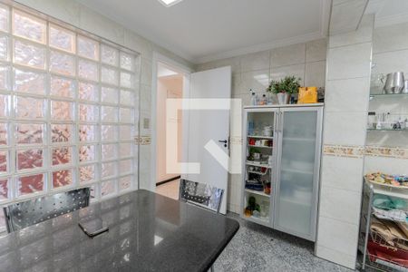 Apartamento para alugar com 160m², 4 quartos e 4 vagas Apartamento para alugar com 160m², 4 quartos e 4 vagasCozinha