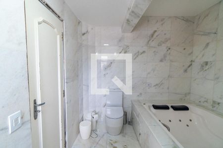 Apartamento à venda com 80m², 2 quartos e 1 vaga Apartamento à venda com 80m², 2 quartos e 1 vagaBanheiro