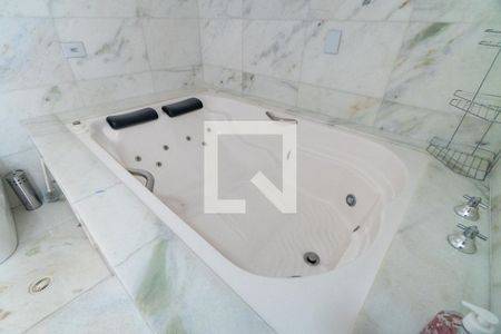 Apartamento à venda com 80m², 2 quartos e 1 vaga Apartamento à venda com 80m², 2 quartos e 1 vagaBanheiro Detalhe