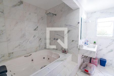 Apartamento à venda com 80m², 2 quartos e 1 vaga Apartamento à venda com 80m², 2 quartos e 1 vagaBanheiro