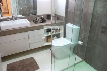 Apartamento à venda com 158m², 3 quartos e 3 vagasBanheiro da Suíte 1