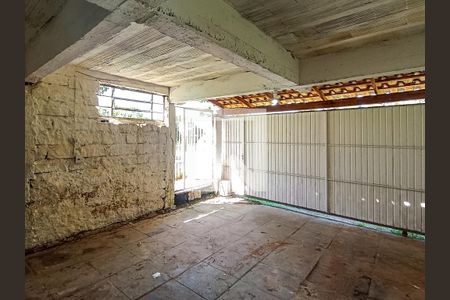 Casa à venda com 300m², 3 quartos e 2 vagas Casa à venda com 300m², 3 quartos e 2 vagasGaragem