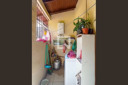 Casa à venda com 300m², 3 quartos e 2 vagas Casa à venda com 300m², 3 quartos e 2 vagasÁrea de serviço