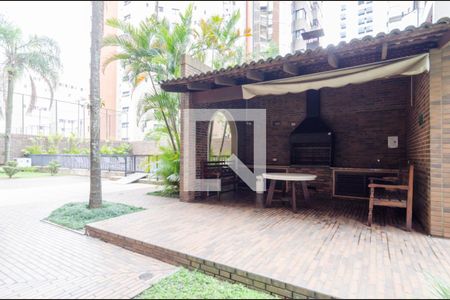 Apartamento à venda com 260m², 3 quartos e 4 vagas Apartamento à venda com 260m², 3 quartos e 4 vagasÁrea comum - Churrasqueira