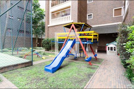 Apartamento à venda com 260m², 3 quartos e 4 vagas Apartamento à venda com 260m², 3 quartos e 4 vagasÁrea comum - Playground