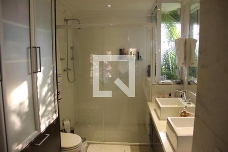Apartamento à venda com 256m², 4 quartos e 4 vagas