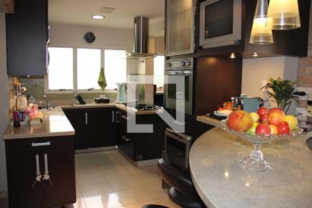 Apartamento à venda com 256m², 4 quartos e 4 vagas