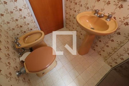 Apartamento à venda com 101m², 3 quartos e 2 vagasDetalhe Banheiro Social