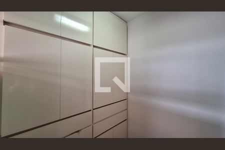 Apartamento à venda com 101m², 3 quartos e 2 vagas Apartamento à venda com 101m², 3 quartos e 2 vagasQuarto de Serviço