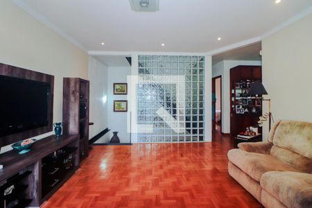 Casa à venda com 320m², 3 quartos e 4 vagas Casa à venda com 320m², 3 quartos e 4 vagasSala Íntima